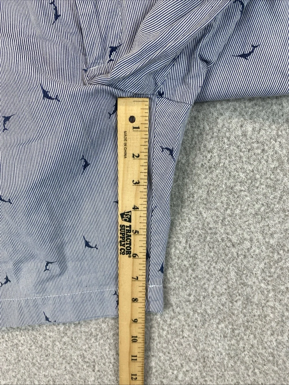 Banana Republic Chino Shorts Mens Size 34 Swordfish Pinstripe Preppy Coastal